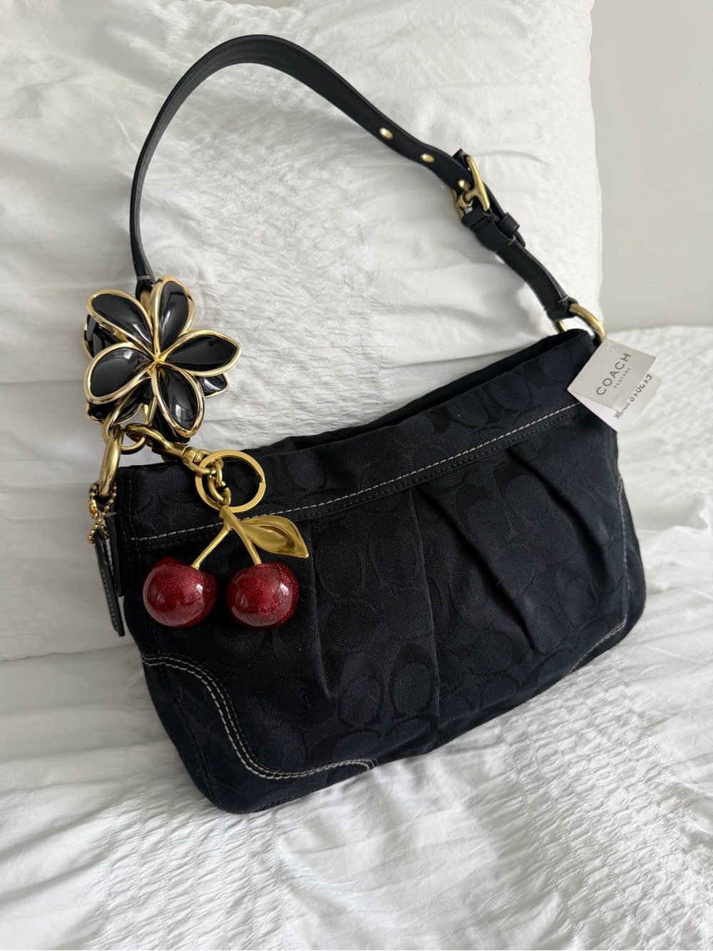🖤 Vintage  Coach Pleated Small Hampton Shoulder Bag
